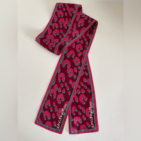 Louis Vuitton Leopard 100% Silk Twilly - Picture 2 of 8
